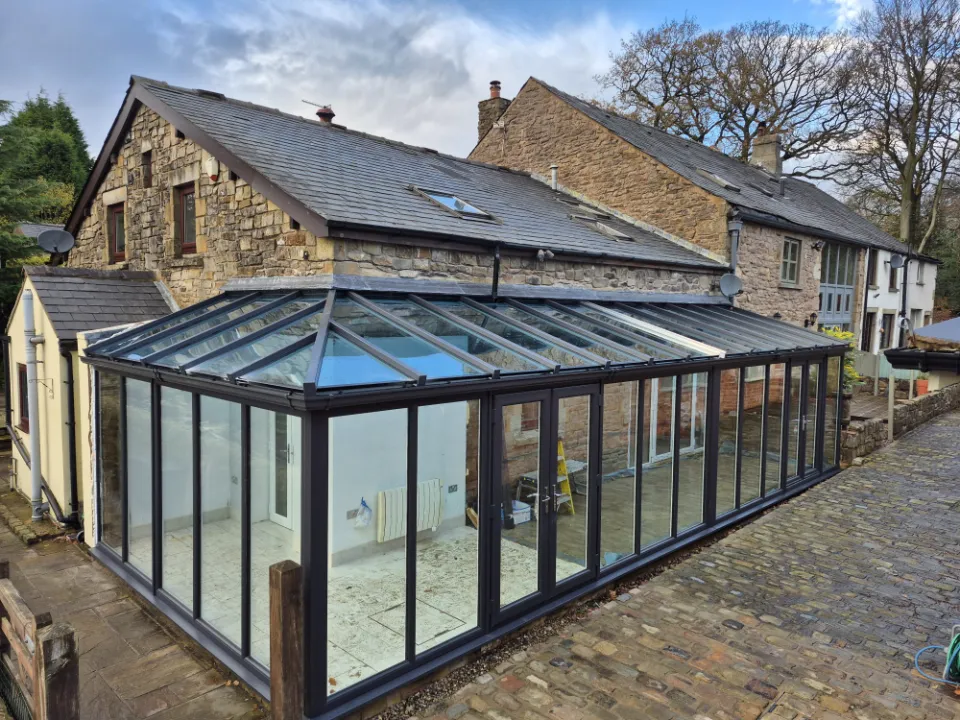 Rishton Glass delivers expanded living space with Sheerline Bespoke’s S2 Roof System